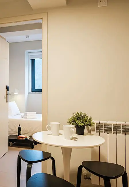 Imagem quarto individual extra com casa de banho e cozinha privada